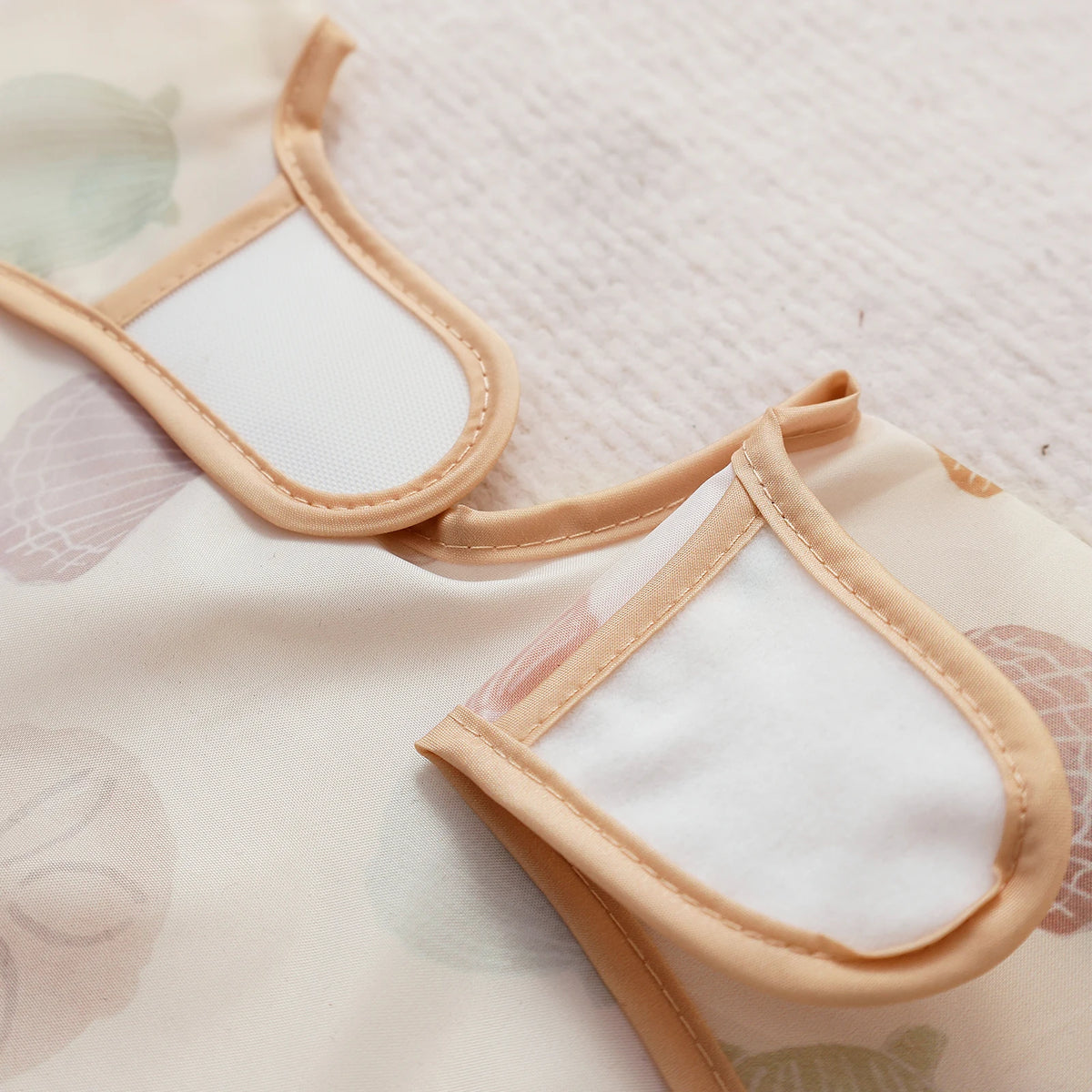 Bavoir bébé imperméable à manches longues